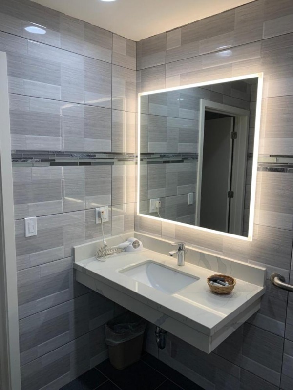 Mirage Inn & Suites image 9